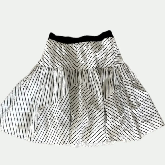 Maeve Anthropologie skirt Black & White stripes multi layer Flare Skirt  size 2 - Picture 6 of 9